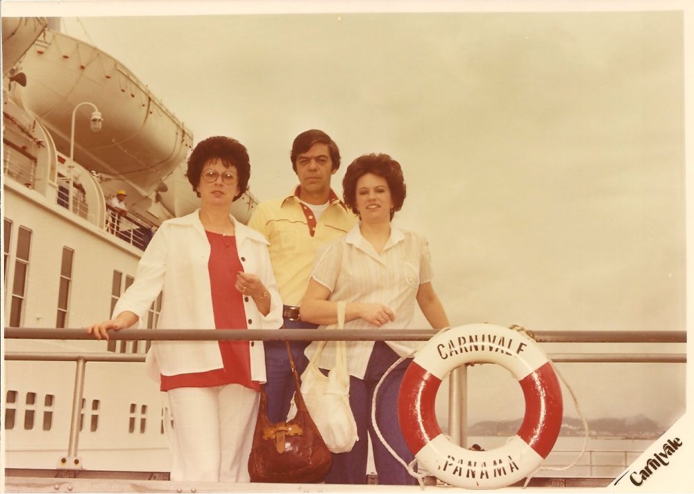 Me and Mom & Howie on the Carnivale.jpg